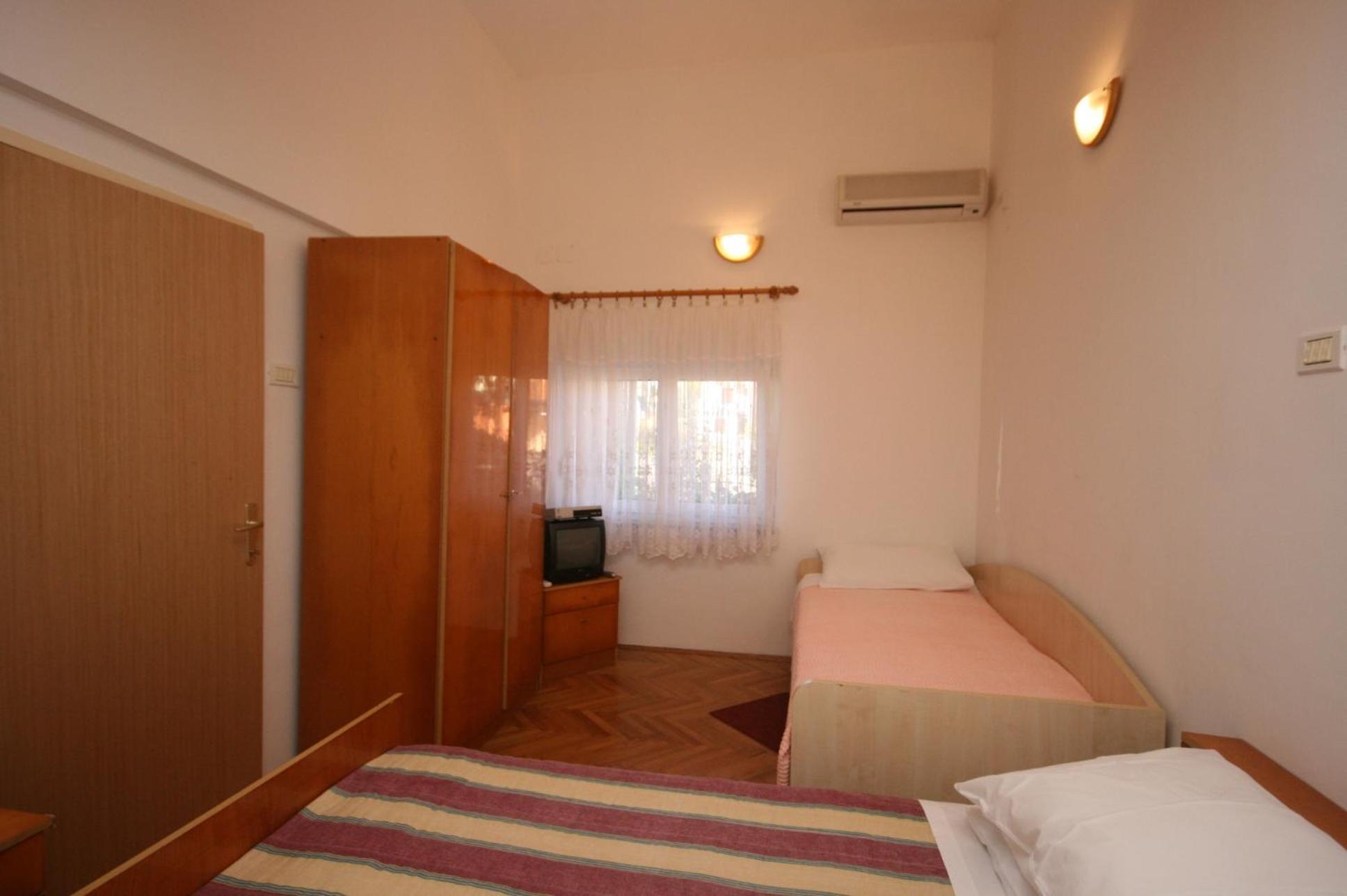 Apartmán With Wifi - 6987 Pula